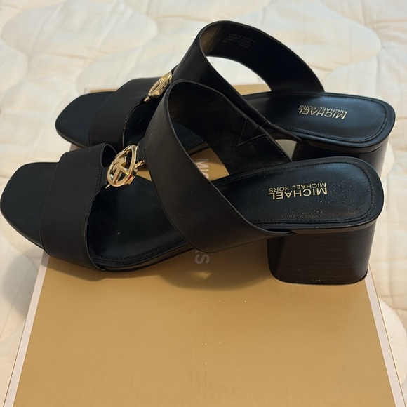 Michael Kors women's size 8 mule Black sandals leather Gently worn. - Picture 7 of 13